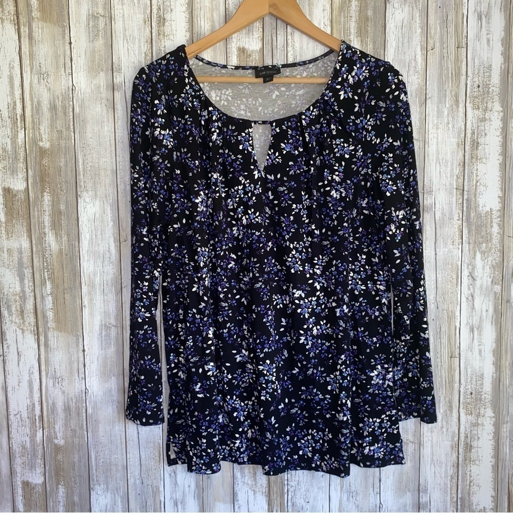 J. Jill Wearever Keyhole Black Frosted Floral Tunic - Picture 3 of 7